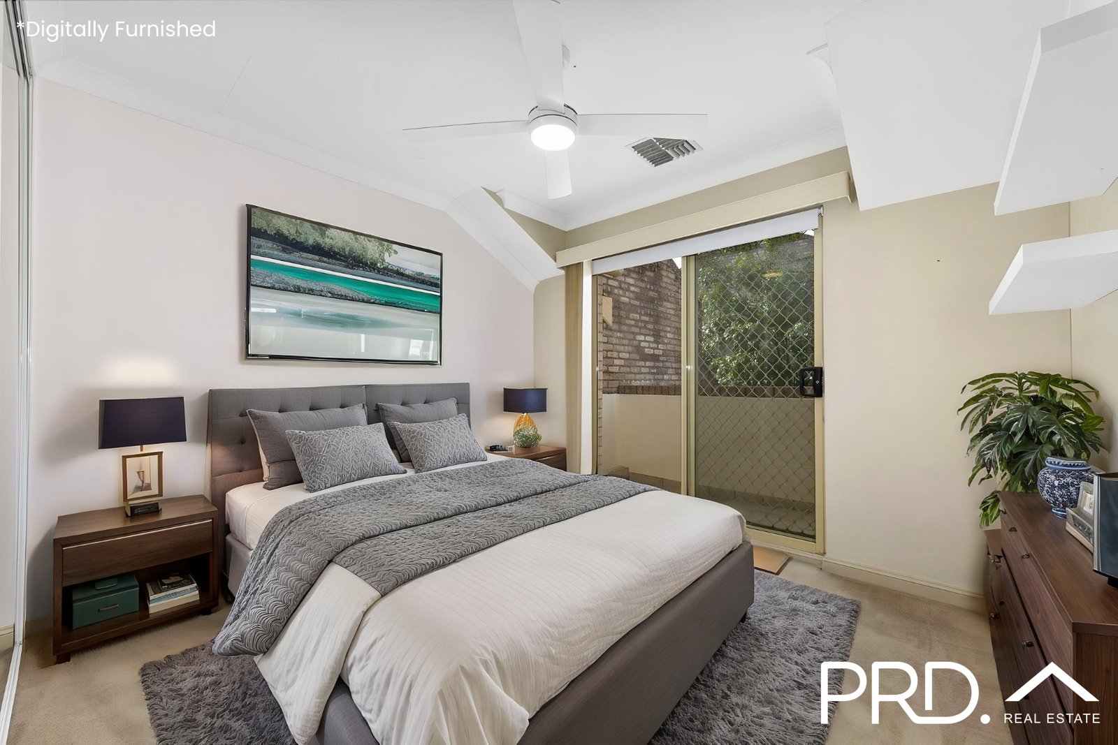 4/837 Henry Lawson Drive PICNIC POINT 8