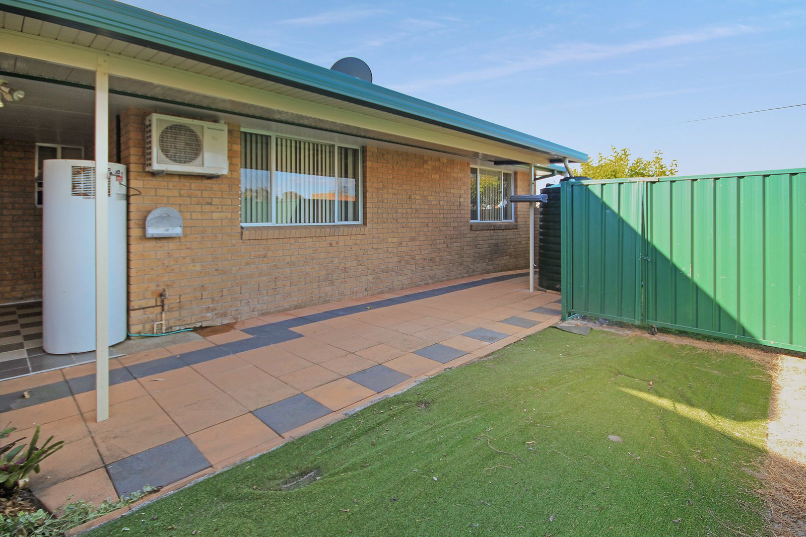 4/84 Lord Street LAURIETON 10