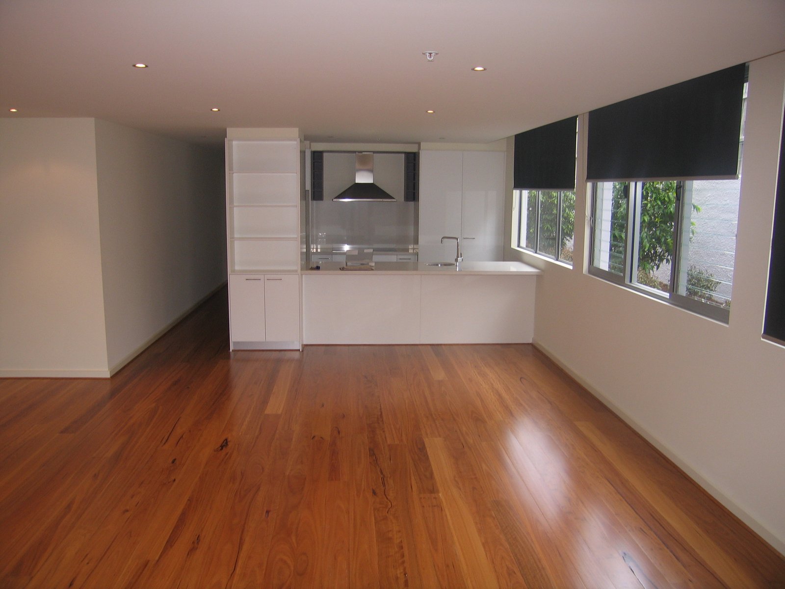Gallery: 4/86-88 Beach Road