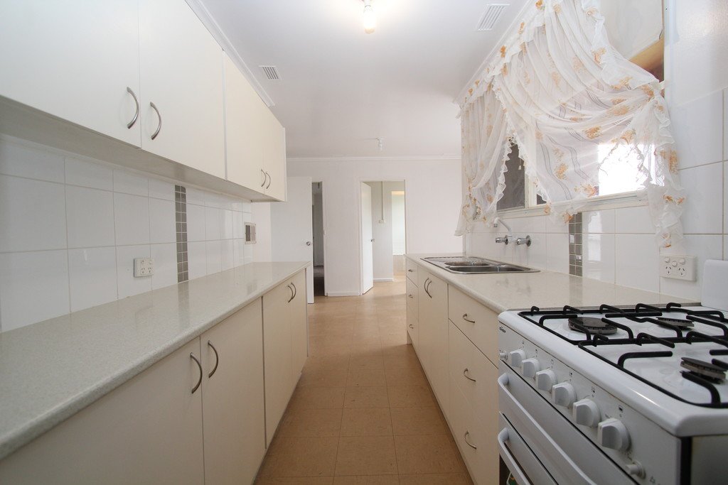 487 Gillies Road North WENDOUREE 3