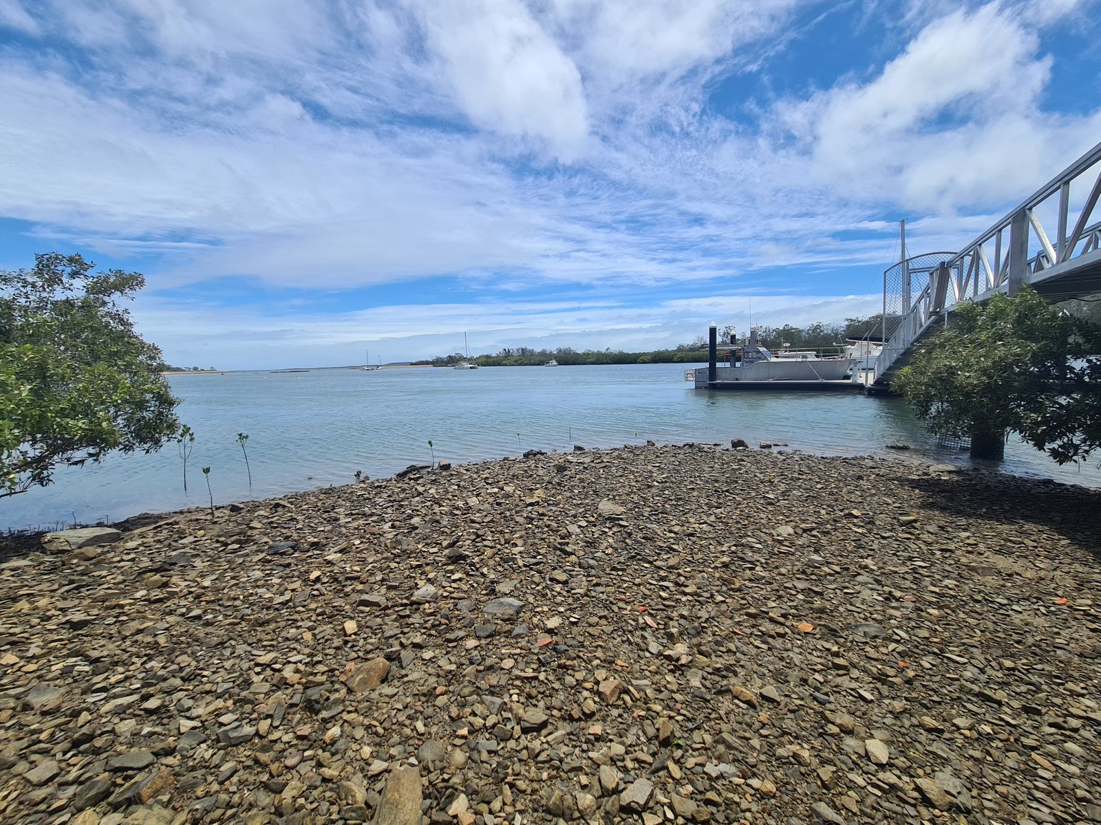 4/8A Wyndham Avenue BOYNE ISLAND 2