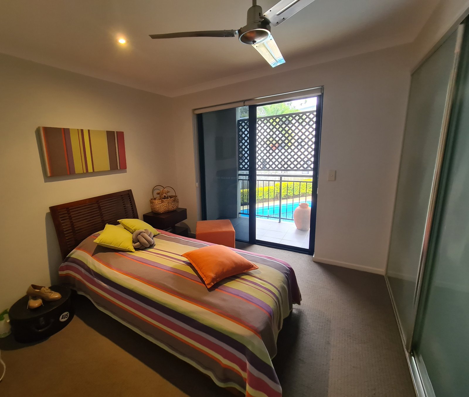 4/8A Wyndham Avenue BOYNE ISLAND 5
