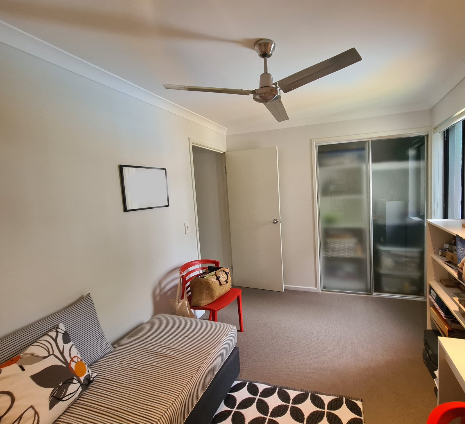 4/8A Wyndham Avenue BOYNE ISLAND 9