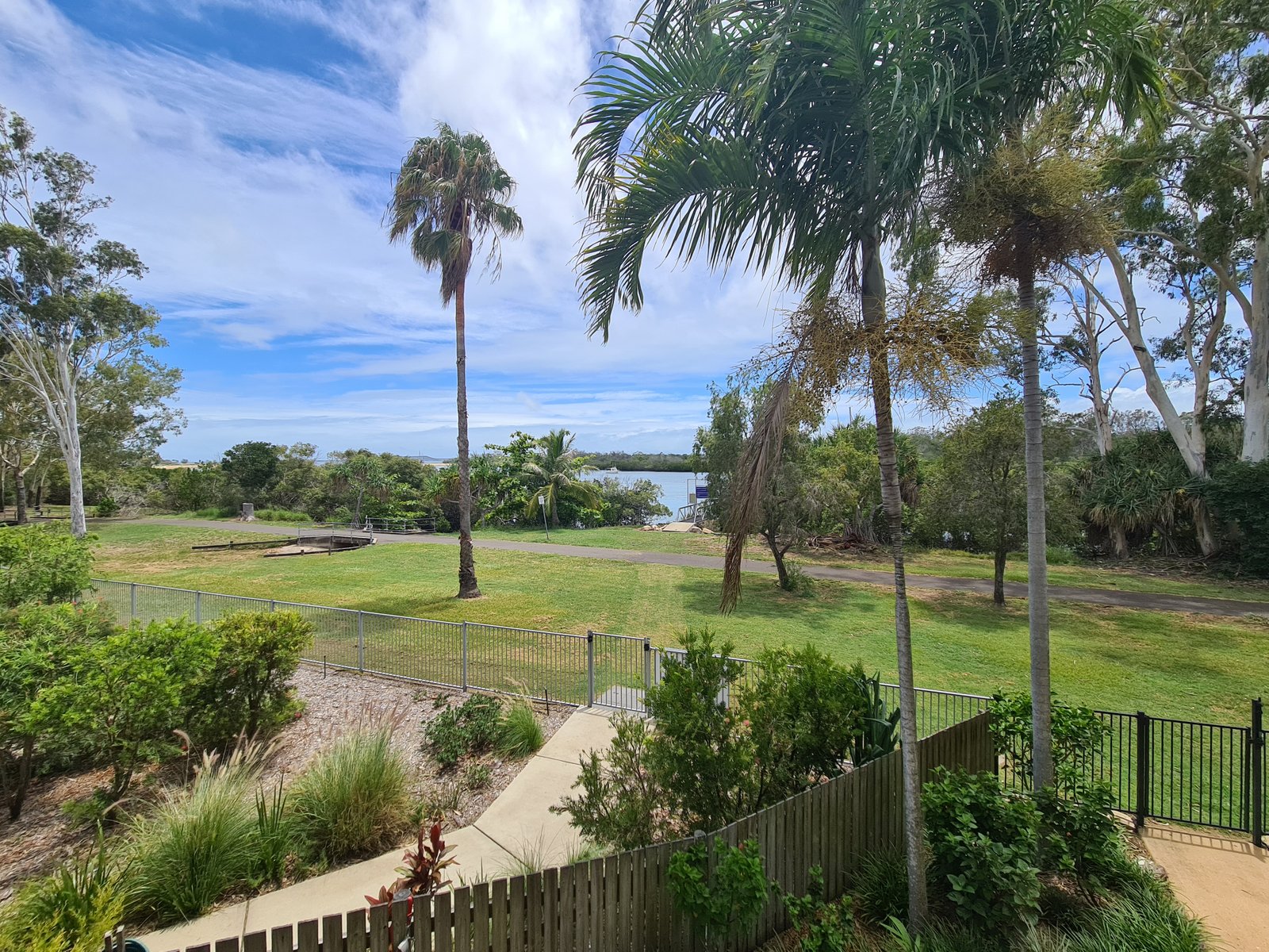 4/8A Wyndham Avenue BOYNE ISLAND 18