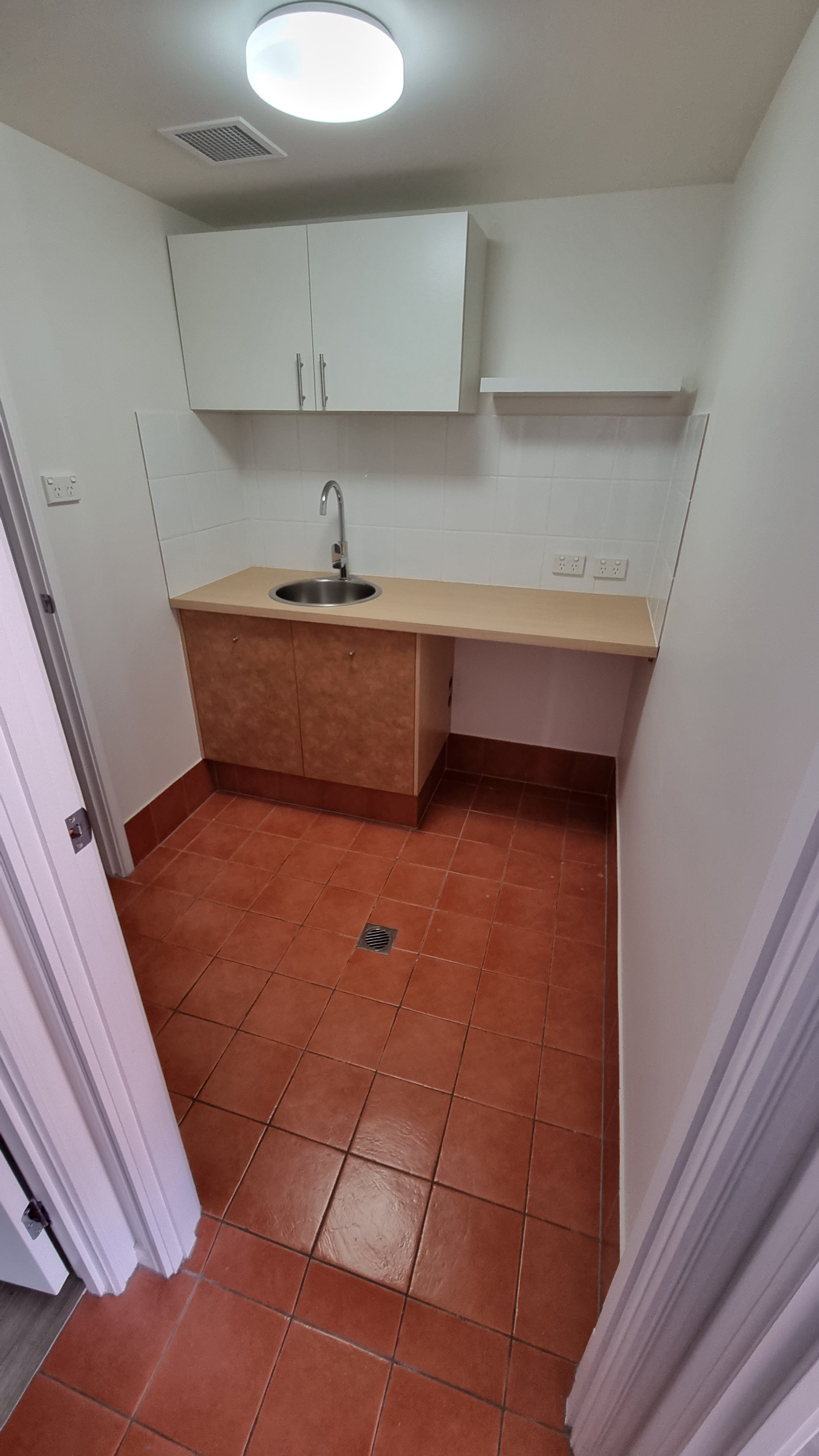 48b/4 University Drive ROBINA 14