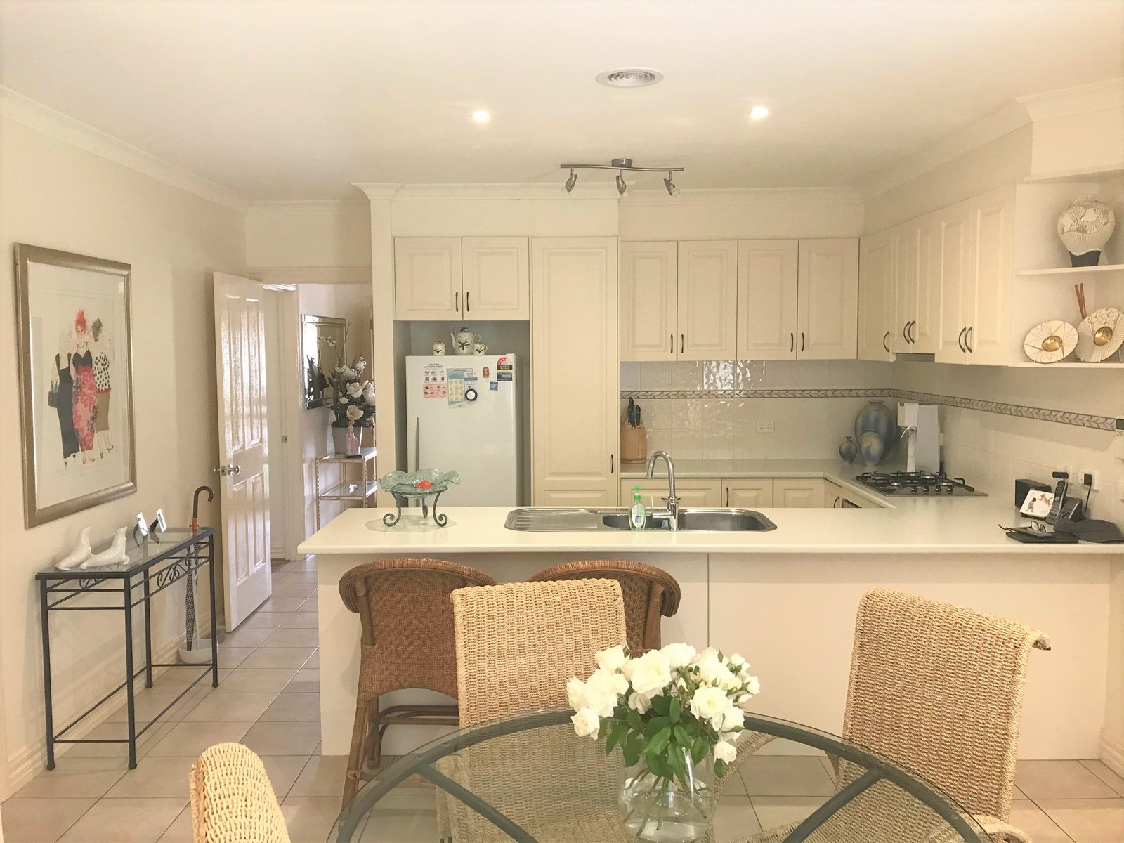 Gallery: 4/9-11 Helms Street