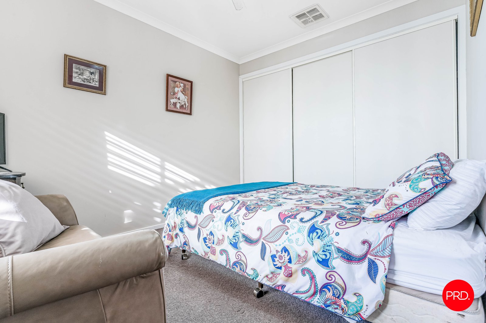49 Alexander Close STRATHFIELDSAYE 13