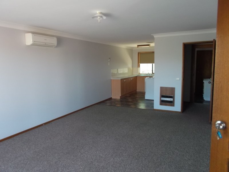 4/9 Anderson Place TUMUT 5