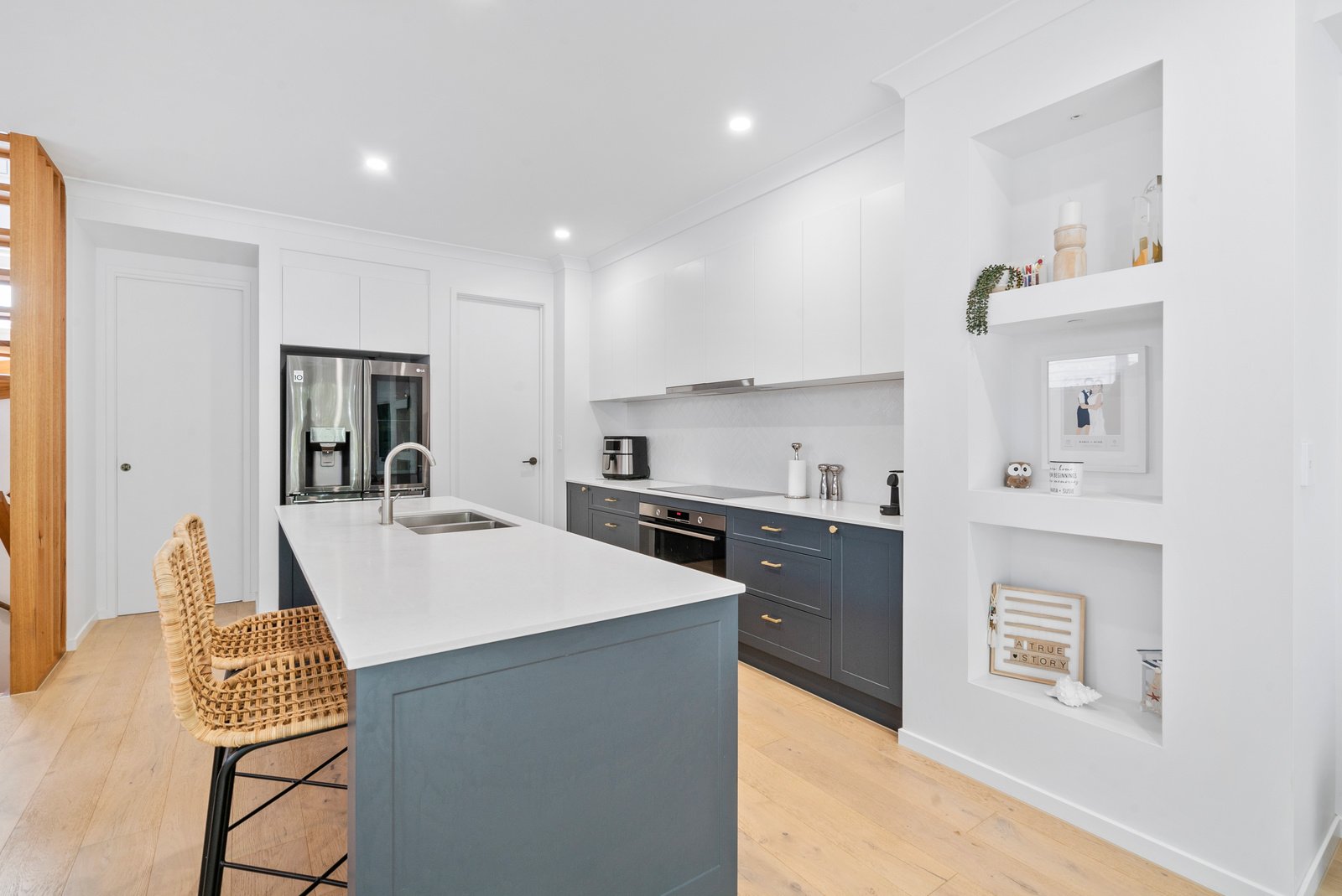 4/9 Appel Street COOLANGATTA 5