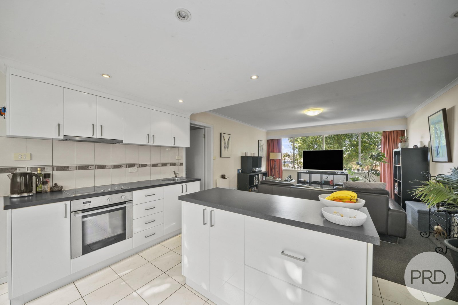 4/9 Augusta Road NEW TOWN 2