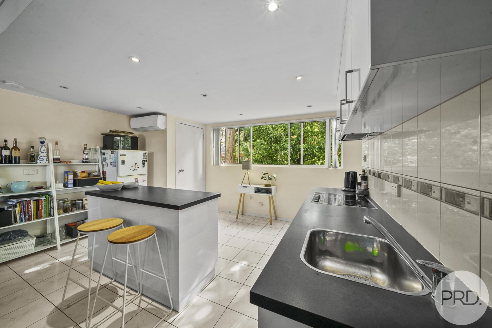 4/9 Augusta Road NEW TOWN 5