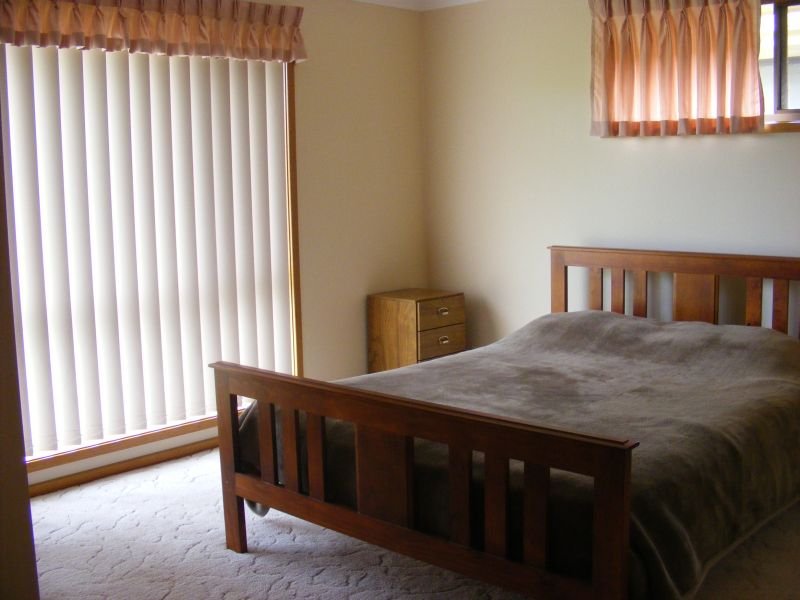 49 Caledonia Cl  SALAMANDER BAY 8