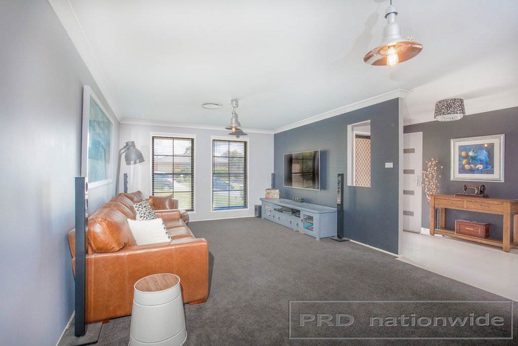 49 Clayton Crescent RUTHERFORD 18