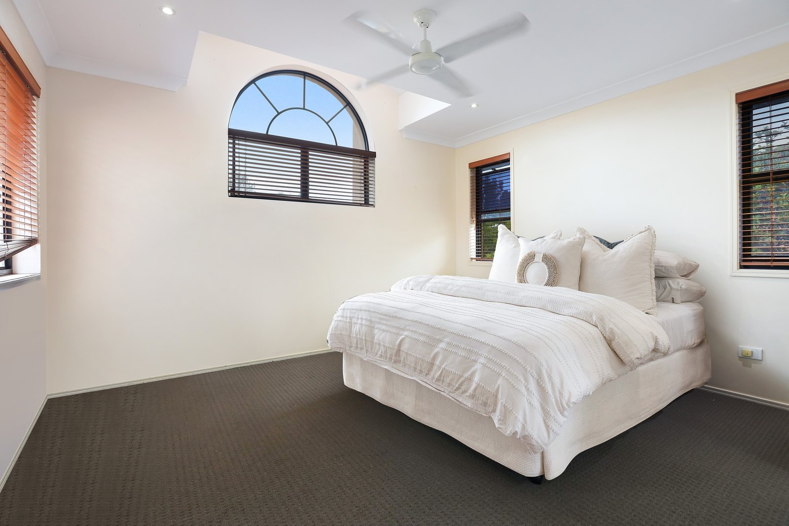 49 Crestwood Drive MOLENDINAR 8
