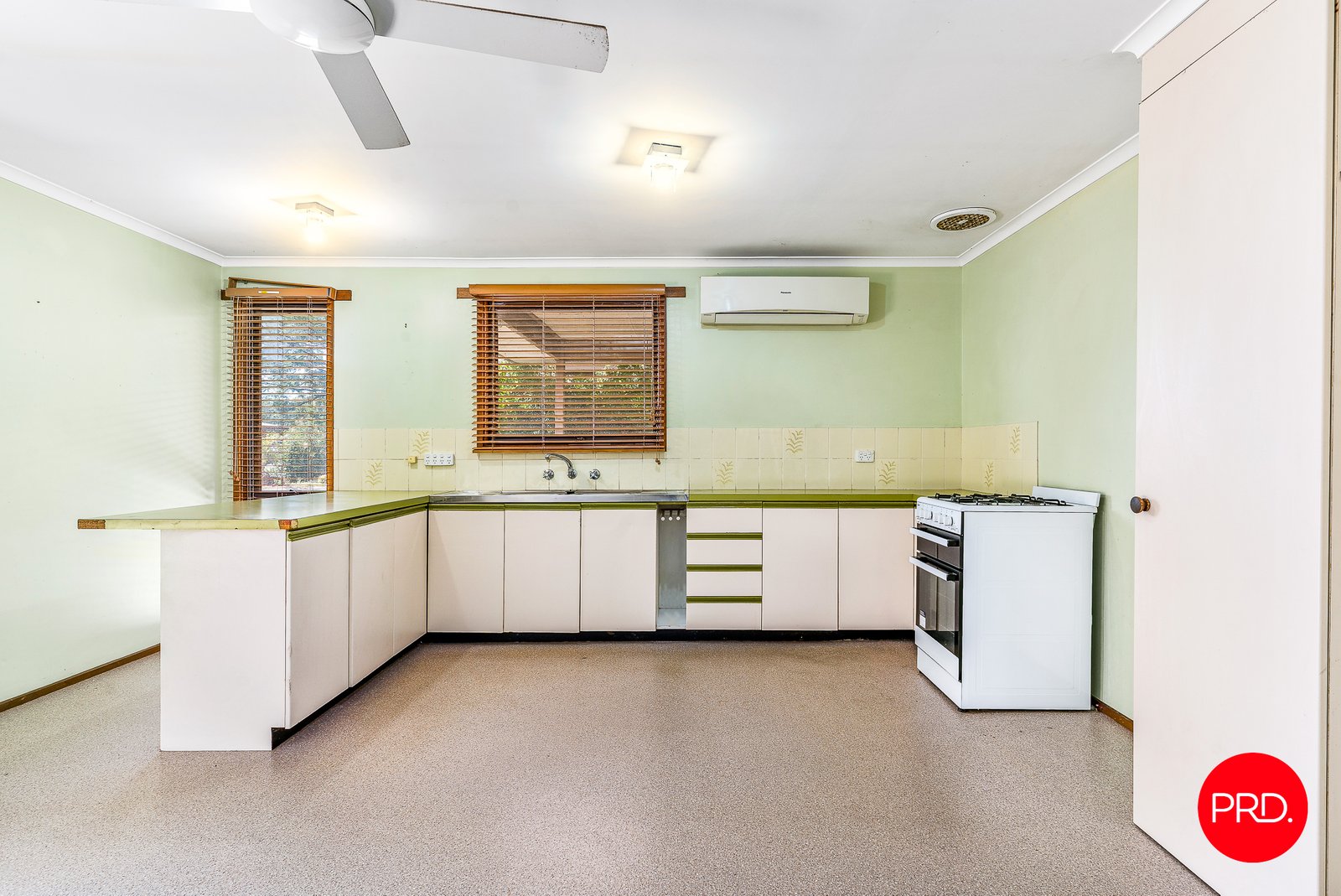 4/9 Crusoe Road KANGAROO FLAT 4