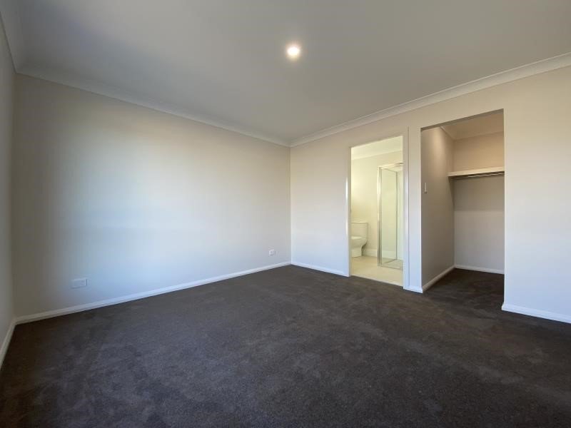 49 Currawong Drive TAMWORTH 4