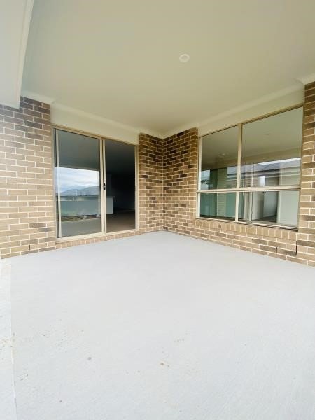 49 Currawong Drive TAMWORTH 8