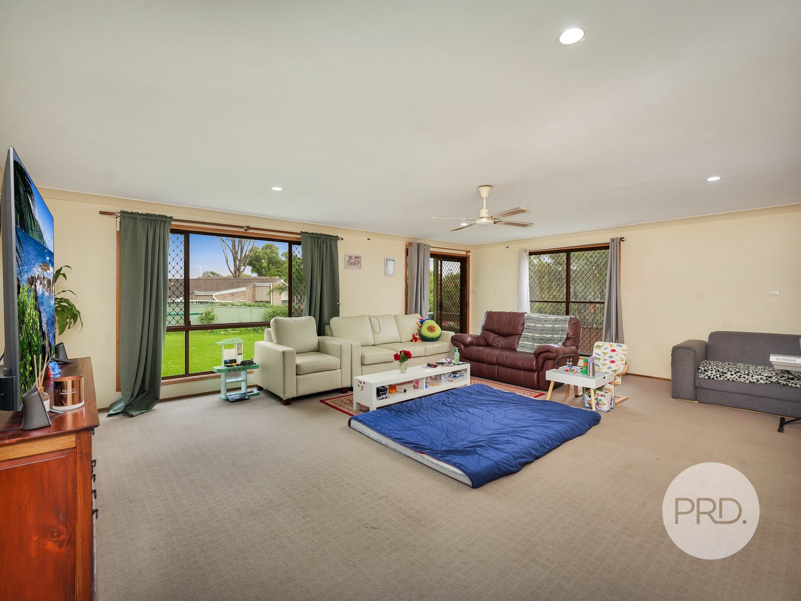 49 Currawong Street INGLEBURN 2
