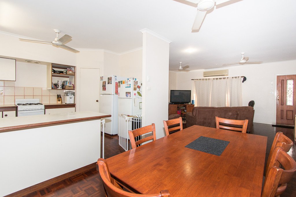 49 De Marchi  CABLE BEACH 5