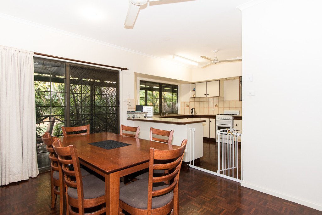 49 De Marchi  CABLE BEACH 8