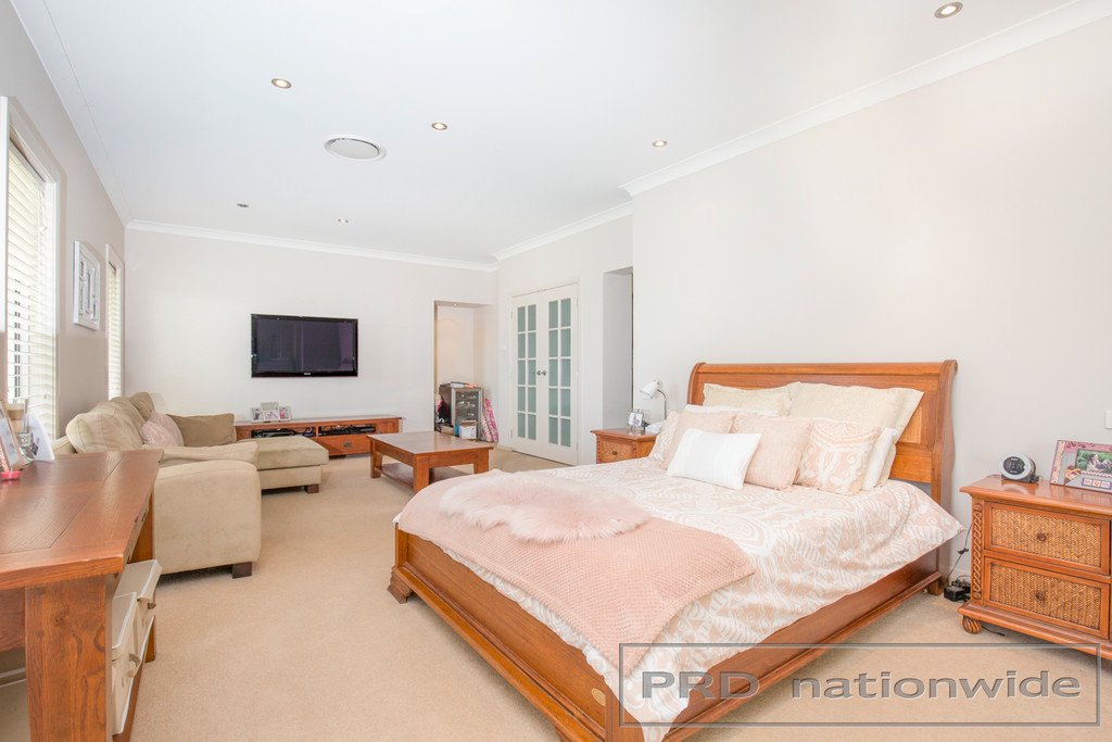 49 Dunmore Road LARGS 6