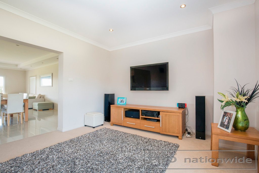 49 Dunmore Road LARGS 15
