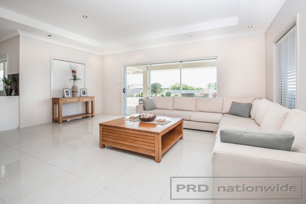 49 Dunmore Road LARGS 19