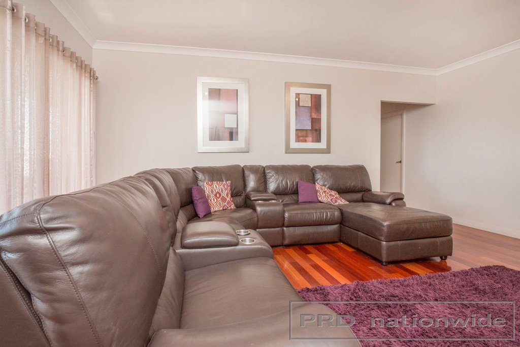 49 Dunmore Road LARGS 25
