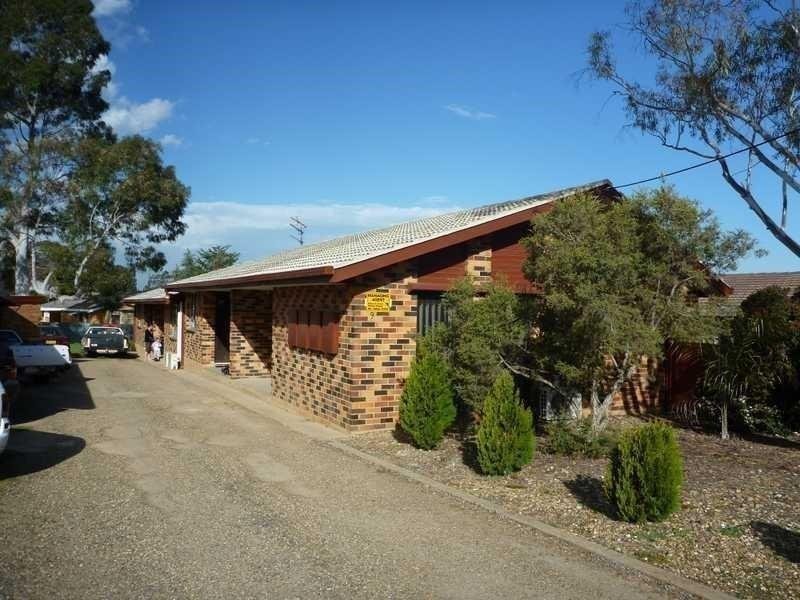 4/9 Edney Street KOORINGAL 1