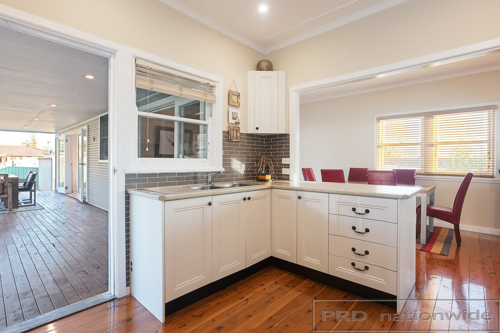 49 Elizabeth Street HINTON 18