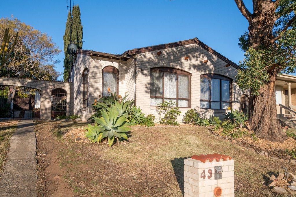 49 Exmouth Road KANAHOOKA 1