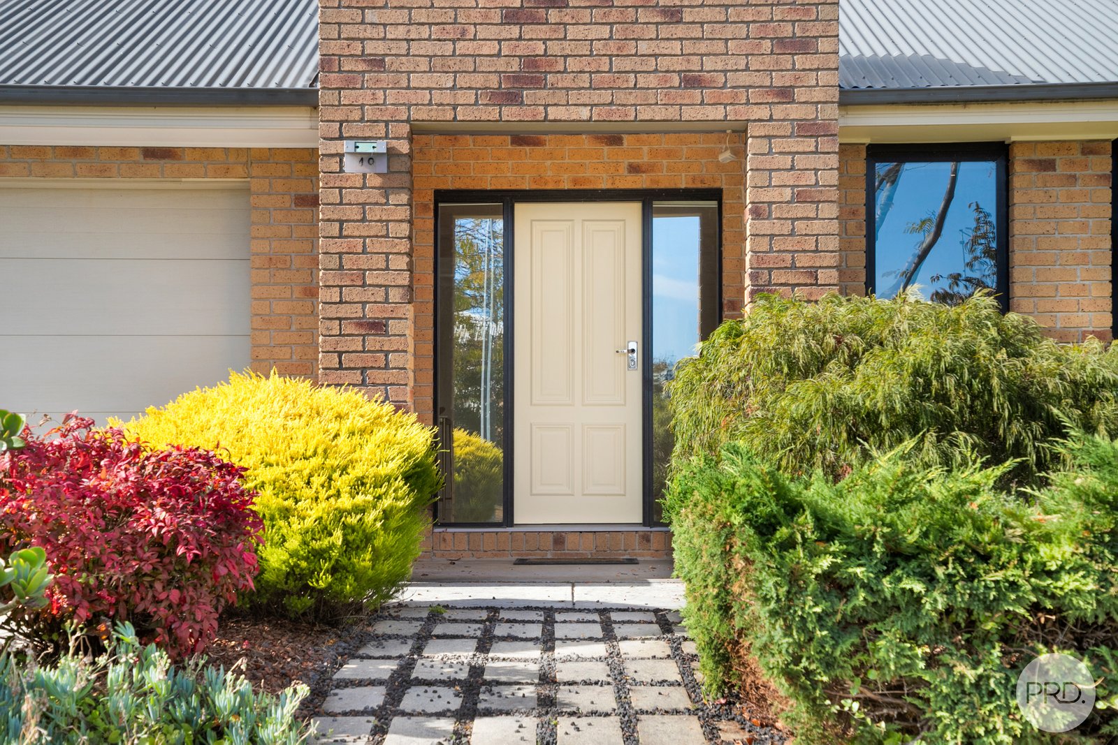 49 Faversham Avenue LAKE GARDENS 2