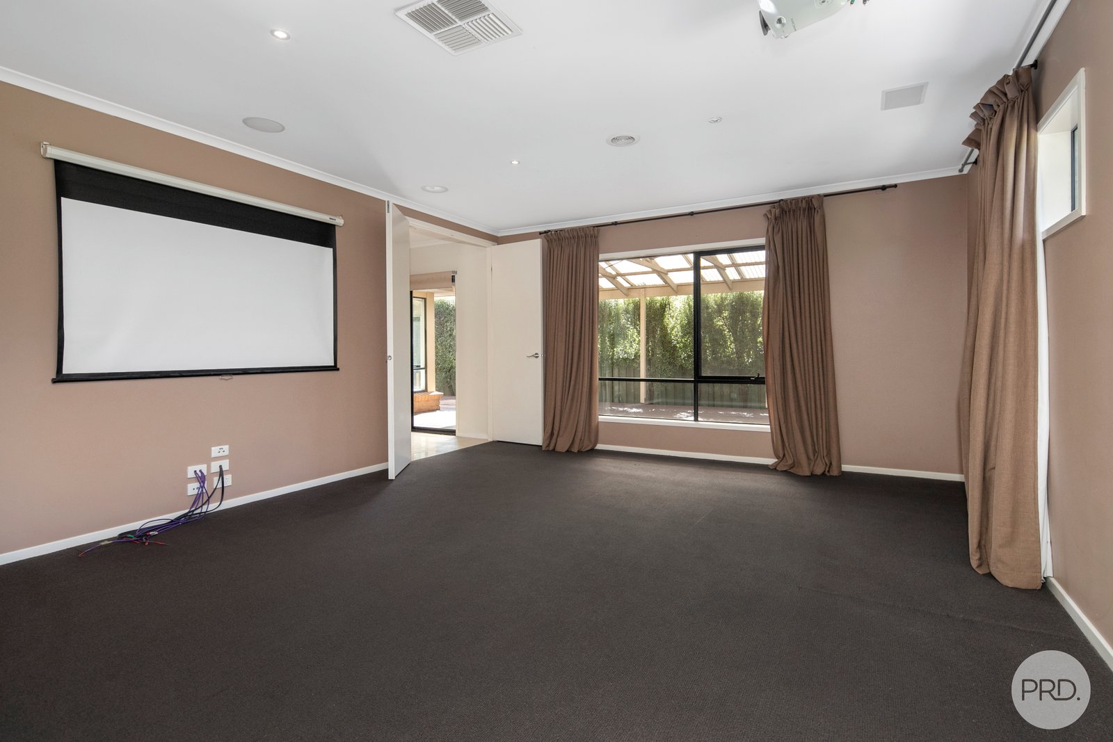 49 Faversham Avenue LAKE GARDENS 9