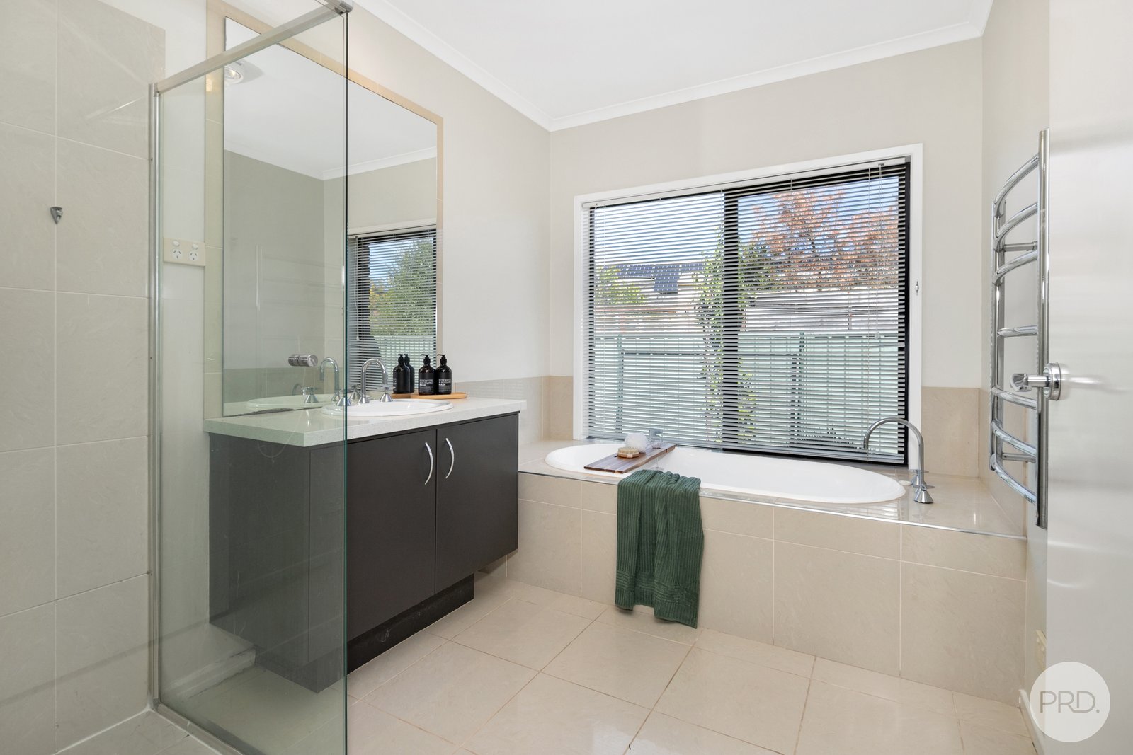 49 Faversham Avenue LAKE GARDENS 11