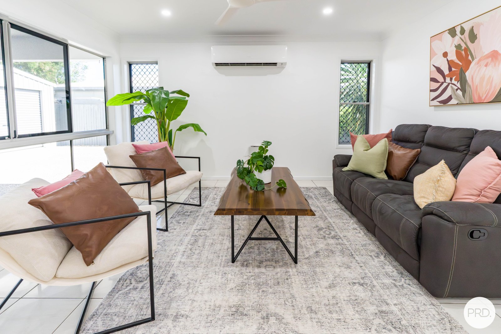 49 Firefly Crescent OORALEA 2