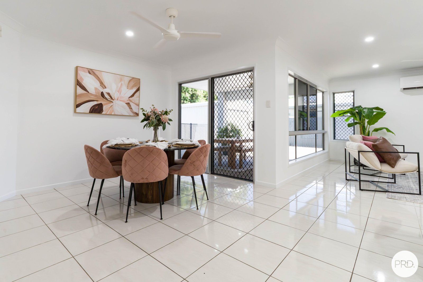 49 Firefly Crescent OORALEA 4