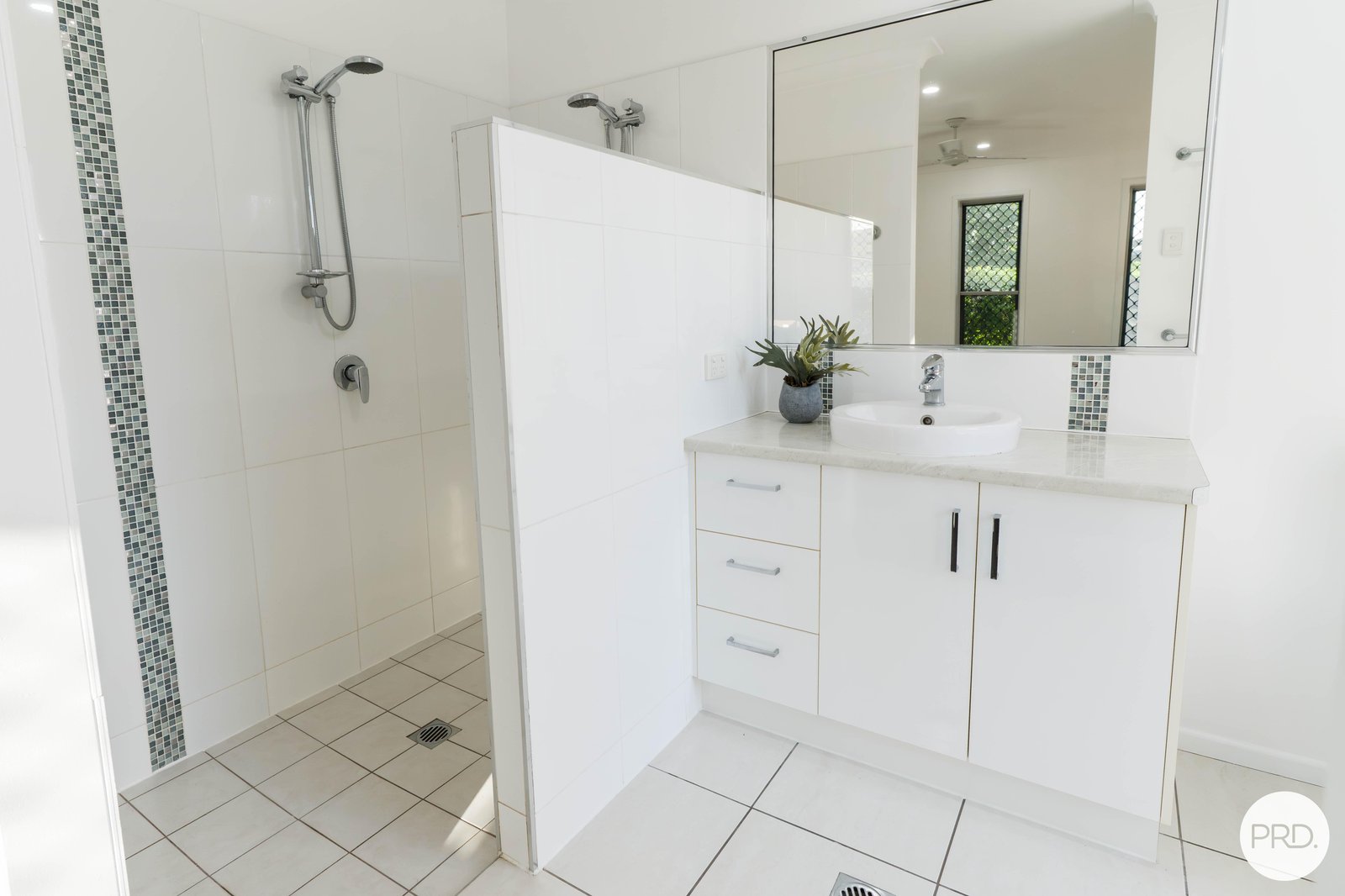 49 Firefly Crescent OORALEA 14