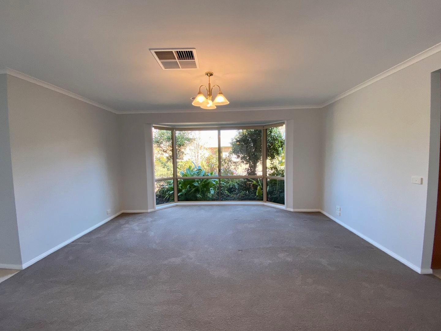 49 Greentree Way WEST ALBURY 2