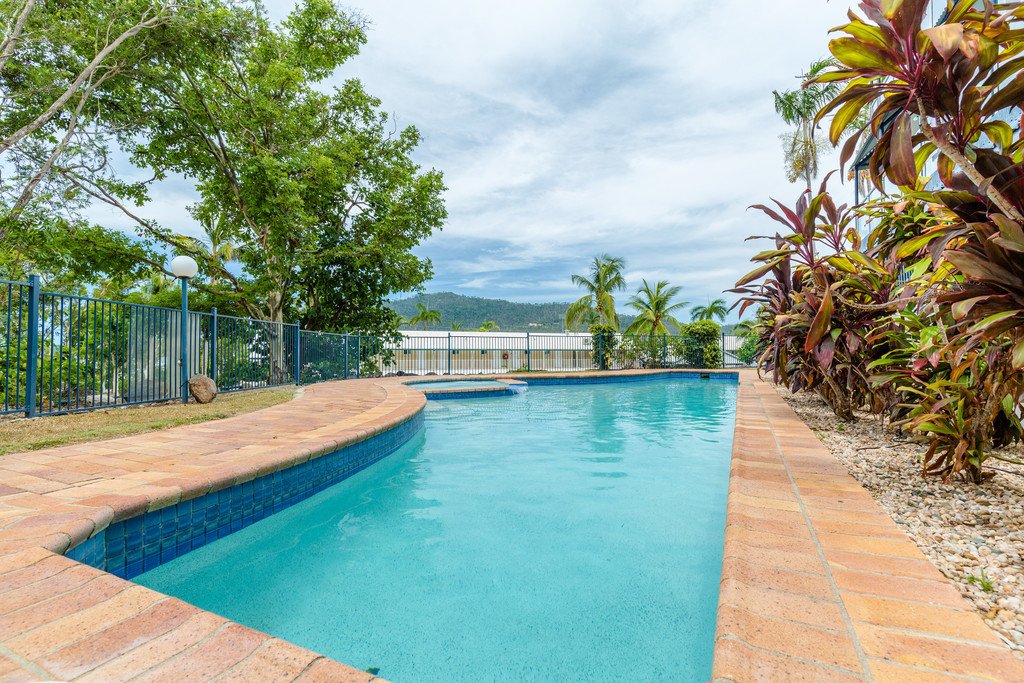 4/9 Hermitage Drive AIRLIE BEACH 3
