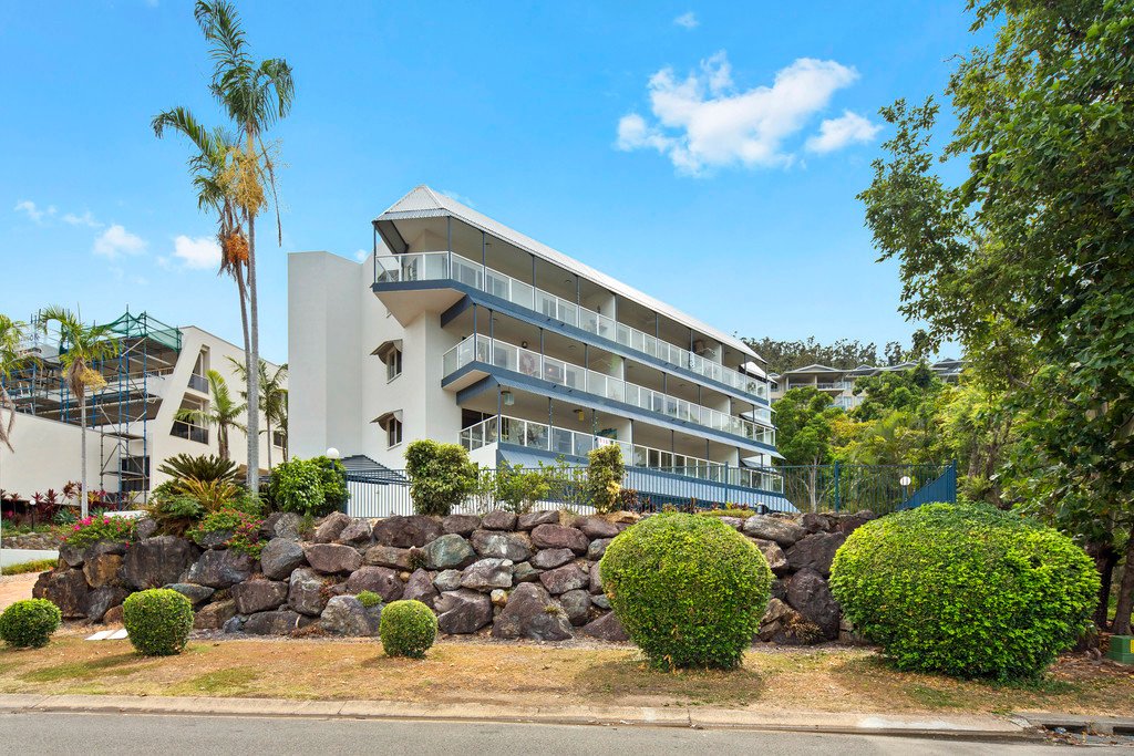 4/9 Hermitage Drive AIRLIE BEACH 11
