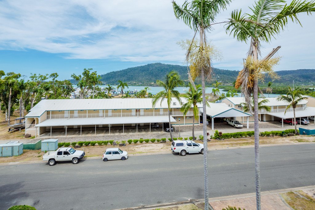 4/9 Hermitage Drive AIRLIE BEACH 12