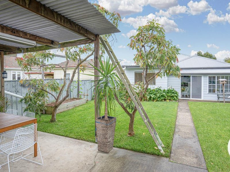 49 High Street MORPETH 23