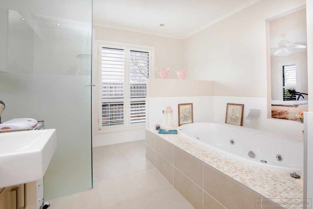 49 Honeysuckle Drive ABERGLASSLYN 11