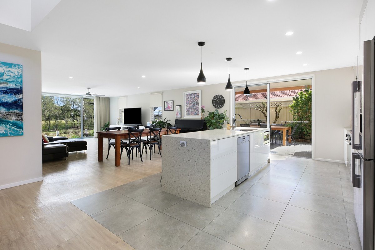 49 Kingfisher Crescent Burleigh Waters 6