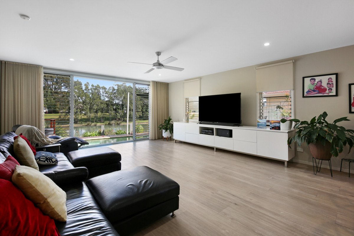 49 Kingfisher Crescent Burleigh Waters 8