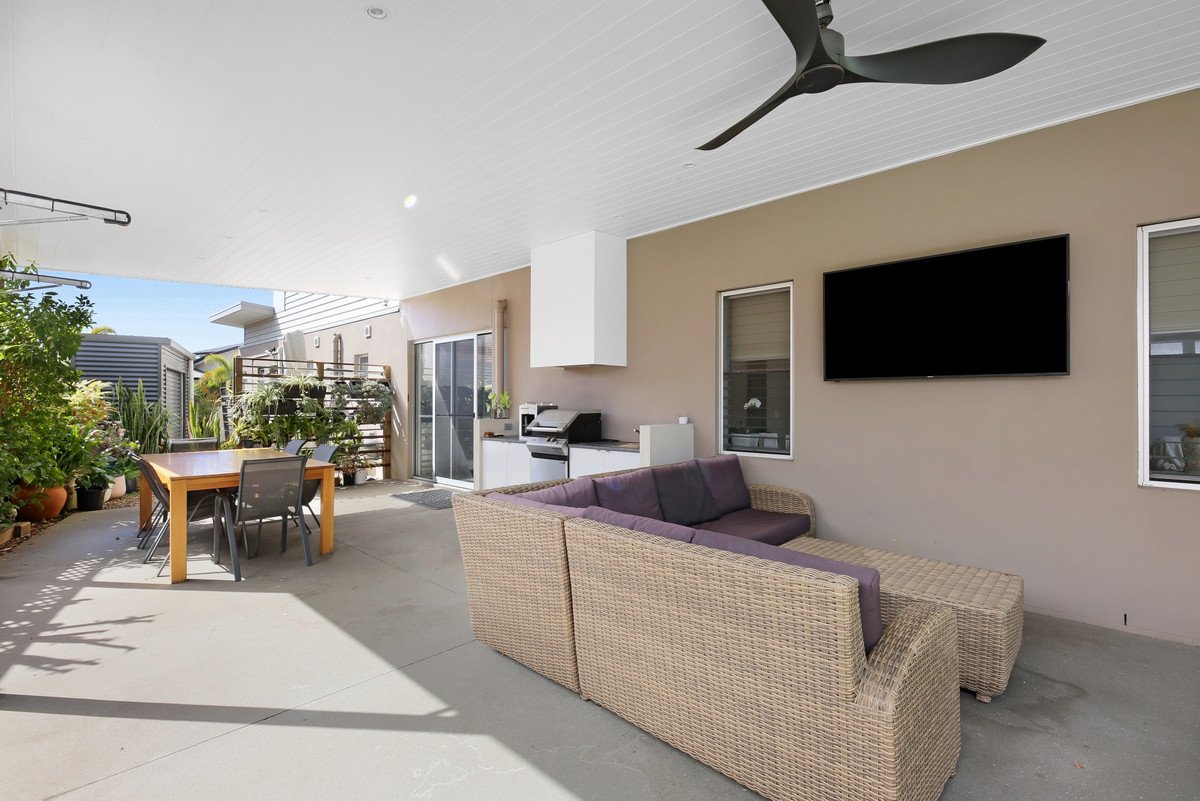 49 Kingfisher Crescent Burleigh Waters 10