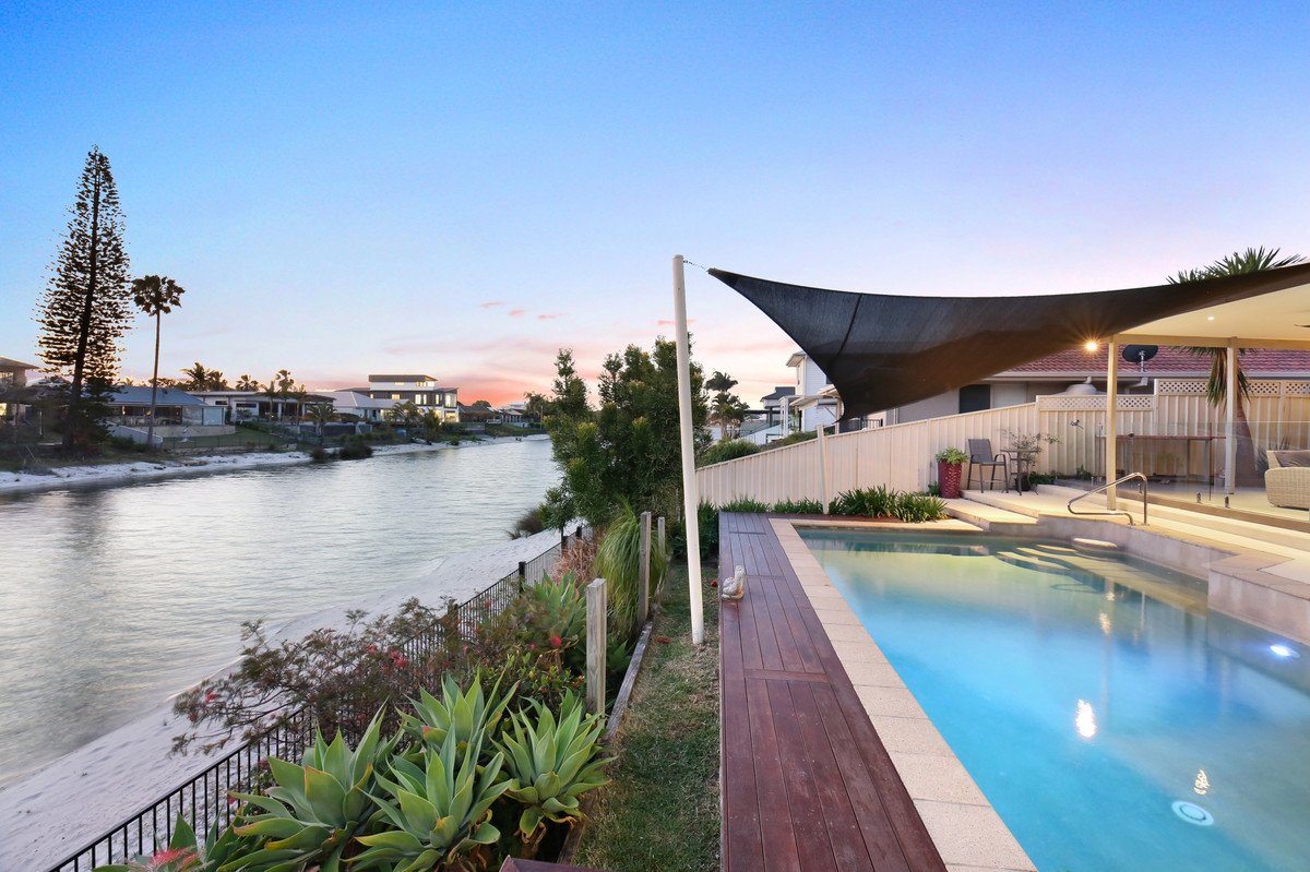 49 Kingfisher Crescent Burleigh Waters 12