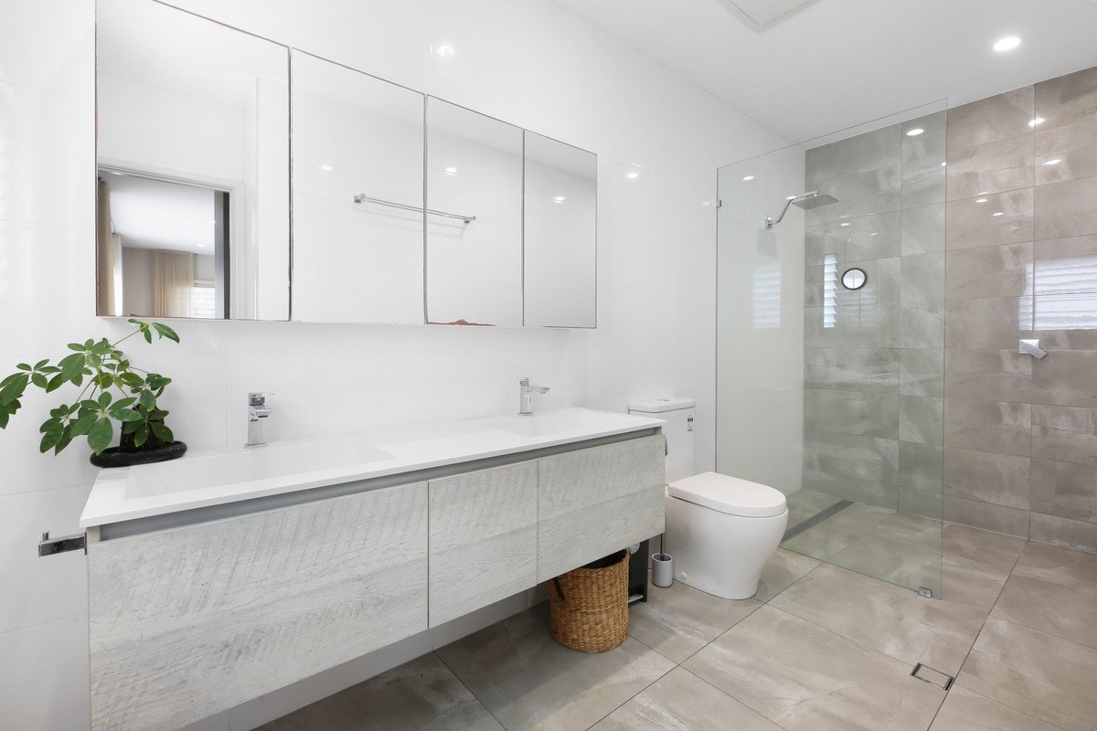 49 Kingfisher Crescent Burleigh Waters 17