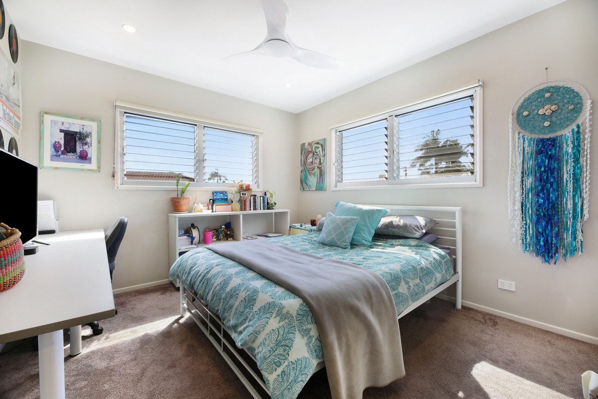 49 Kingfisher Crescent Burleigh Waters 19