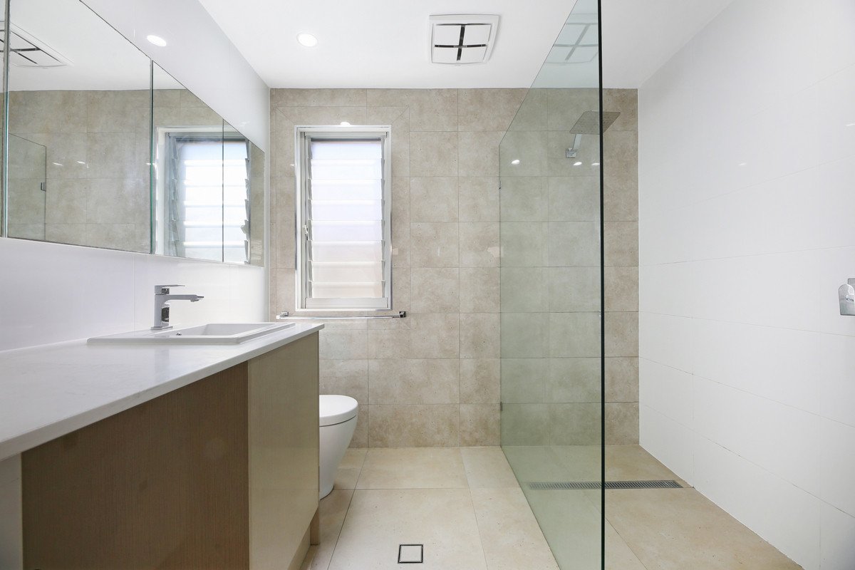 49 Kingfisher Crescent Burleigh Waters 24